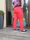 Elly piros nadrág sálas övvel