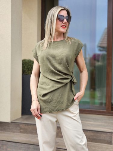 Gréta khaki színű megötős blúz