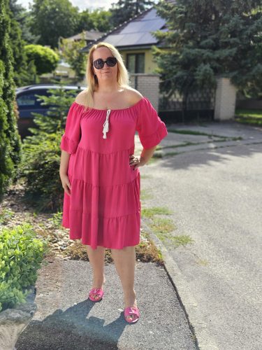 Pink ejtett vállú lenge fodros ruha