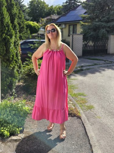 Pink fodros aljú maxi ruha, díszítéssel