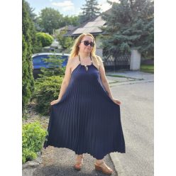 Sötétkék pliszírozott maxi ruha, nyakbakötős