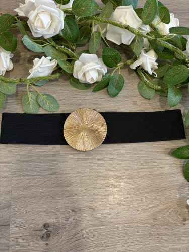 Fekete gumis öv, arany csattal