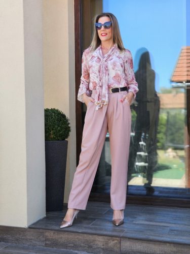 Egyenes szárú átlapolt nadrág övvel